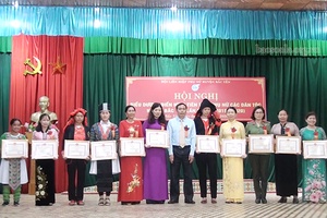 Hội LHPN Bắc Yên: Biểu dương phụ nữ điển hình tiên tiến giai đoạn 2015-2020