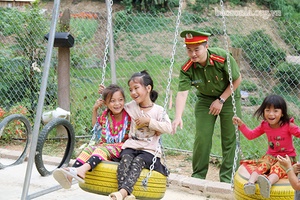 Công an huyện Mộc Châu: Tổ chức Chương trình tình nguyện tại bản Pha Đón