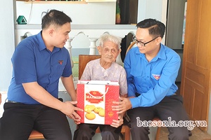 Mãi khắc ghi công lao những người con trung hiếu           
