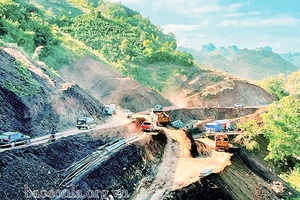 Trên công trường tuyến đường tránh Thành phố