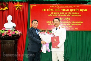 Công bố, trao quyết định bổ nhiệm chức vụ Viện trưởng Viện Kiểm sát nhân dân tỉnh Sơn La
