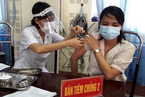 Thần tốc tiêm vaccine và đẩy mạnh thực hiện các biện pháp phòng Covid-19