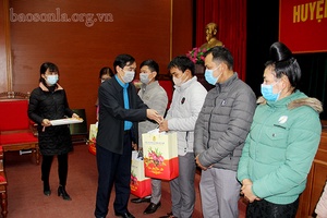 Đồng hành cùng đoàn viên, người lao động vượt khó