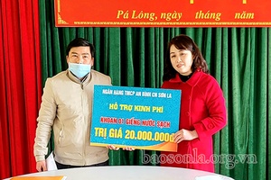 ABBank Sơn La thăm và tặng quà xã Pá Lông