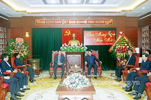 Thường trực Tỉnh ủy làm việc với Tập đoàn công nghiệp cao su Việt Nam