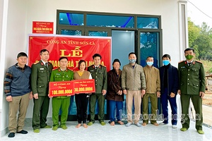 Khánh thành nhà tình nghĩa cho các CBCS có hoàn cảnh khó khăn