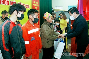 Đồng chí Chủ tịch UBND tỉnh thăm, chúc Tết tại huyện Mộc Châu