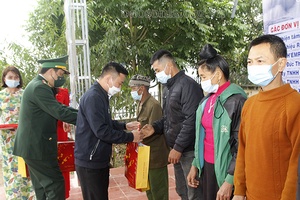 Chương trình “Xuân Biên phòng ấm lòng dân bản” tại xã Mường Hung