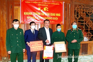 Bàn giao nhà "Nghĩa tình đồng đội" cho hội viên CCB nghèo