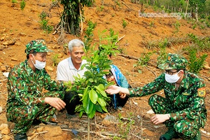 Phát huy vai trò người có uy tín ở vùng biên