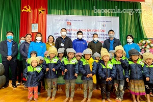 Chương trình "Đông ấm vùng cao" 