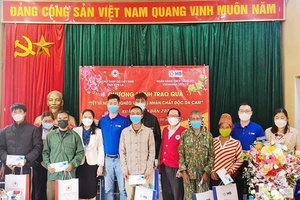 MB bank Sơn La tặng 300 suất quà Tết tại Sốp Cộp và Sông Mã