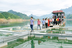 Phát triển vùng lòng hồ thủy điện Sơn La thành Khu du lịch Quốc gia