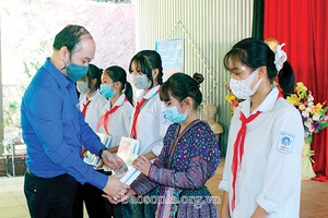 Lan tỏa chương trình  “Sóng và máy tính cho em”