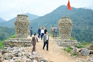 Hân hoan bản Kẻ ngày xuân