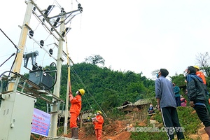 Điện sáng về bản Sa Lai