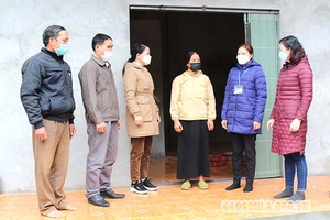 Những ngôi nhà ấm tình đoàn kết