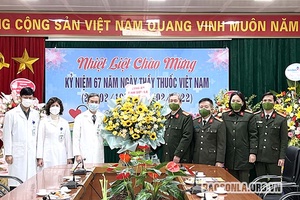 Các địa phương, đơn vị chúc mừng Ngày Thầy thuốc Việt Nam