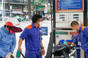 Giá xăng dầu tăng cao thách thức mục tiêu kiềm chế lạm phát