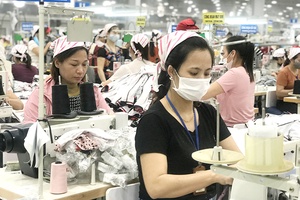 Giải pháp thu hút, giữ chân lao động