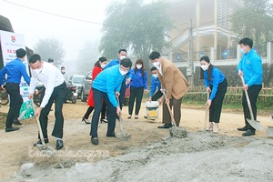 Ngày cao điểm “Tình nguyện chung tay xây dựng nông thôn mới”