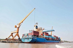 Tiếp tục khôi phục sản xuất, kinh doanh và tăng trưởng xuất khẩu