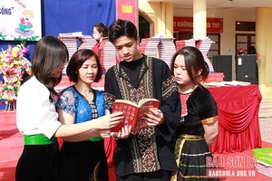Trên 1.000 học sinh hưởng ứng "Ngày sách và văn hóa đọc Việt Nam"