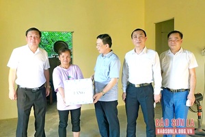 Kiểm tra thực hiện đề án xoá nhà ở tạm, dột nát cho hộ nghèo 