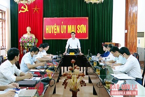 Đồng chí Hoàng Quốc Khánh, Chủ tịch UBND tỉnh làm việc tại huyện Mai Sơn