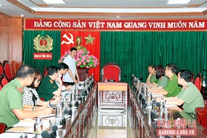 Đoàn khảo sát số 1 làm việc với Đảng ủy Công an tỉnh