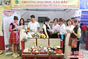 Mộc Châu tổ chức ngày hội việc làm, tư vấn hướng nghiệp 