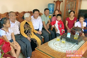 Đầm ấm, hạnh phúc những gia đình nhiều thế hệ