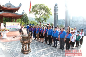 Hội đồng Đội tỉnh: Lễ báo công dâng Bác