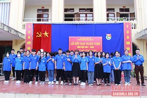 Kết nạp 207 thanh niên ưu tú vào Đoàn 