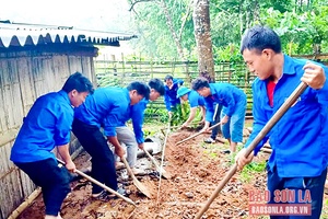 Khởi công 2 công trình “Trường đẹp cho em” 