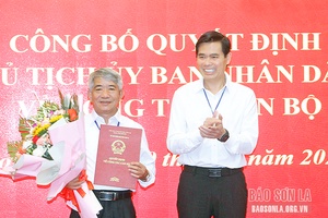 Công bố Quyết định của Chủ tịch UBND tỉnh về việc cán bộ nghỉ hưu 