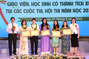 Tuyên dương hơn 250 giáo viên, học sinh có thành tích xuất sắc