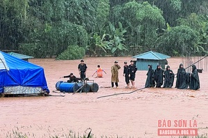 Di dời 13 hộ dân ra khỏi vùng có nguy cơ ngập lụt