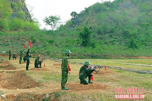 Vượt nắng, thắng mưa, say sưa luyện tập