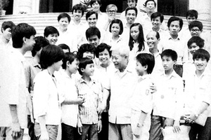 Tấm gương cao đẹp của người cộng sản