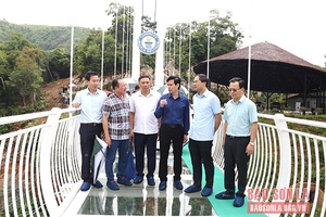 Đoàn công tác tỉnh Lào Cai thăm một số mô hình kinh tế, du lịch trên địa bàn tỉnh