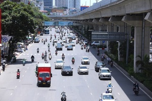 Nắng nóng gay gắt ở Bắc Bộ, Trung Bộ còn kéo dài trong những ngày tới