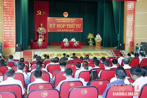 Kỳ họp thứ tư, HĐND huyện Sốp Cộp khóa IV