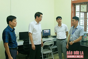 Chủ tịch Ủy ban MTTQ tỉnh kiểm tra chuẩn bị kỳ thi tốt nghiệp THPT tại Phù Yên