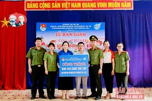 Bàn giao công trình “Khu vui chơi trẻ em"