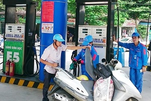 Giá cả hàng hóa "ngóng theo" giá xăng dầu