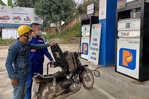 Hàng hóa rục rịch giảm theo giá xăng dầu