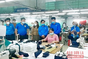 Kỷ niệm 93 năm Ngày thành lập Công đoàn Việt Nam (28/7/1929-28/7/2022) • Phát huy vai trò tổ chức Công đoàn và giai cấp công nhân Sơn La