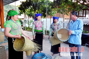 Phát huy vai trò người uy tín trong cộng đồng
