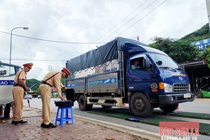 Xử lý nghiêm các phương tiện quá khổ, quá tải